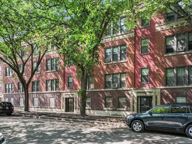 1520 W Belle Plaine Ave Unit 1, Chicago, IL 60613 - photo 1