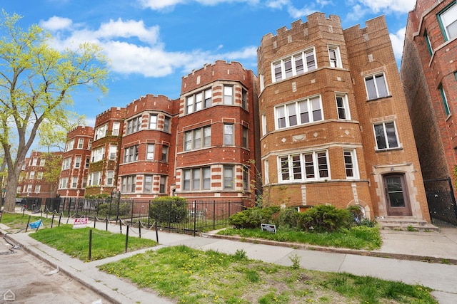 7711 S Essex Ave, Chicago, IL 60649 - photo 2