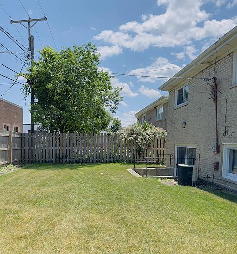 7115 N Hamlin Ave, Lincolnwood, IL 60712 - photo 3