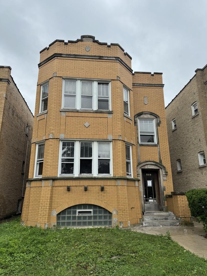 5519 W Dakin Ave, Chicago, IL 60641 - photo 1