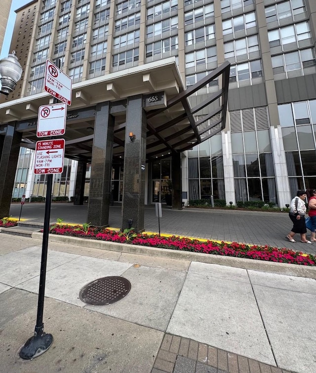 655 W Irving Park Rd, Chicago, IL 60613 - photo 32