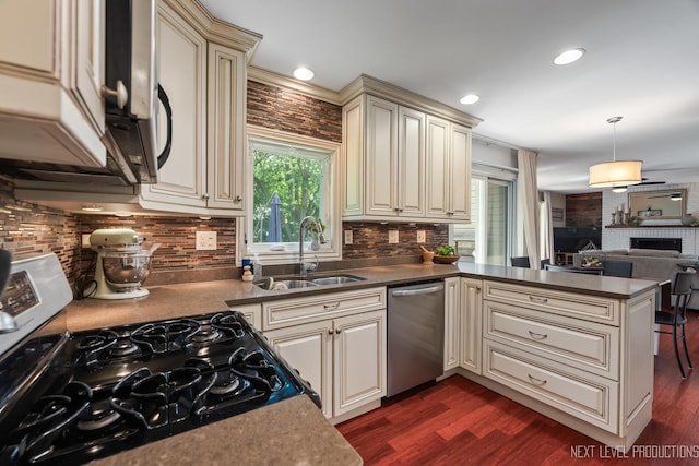 757 Hickory Ln, Carol Stream, IL 60188 - photo 9
