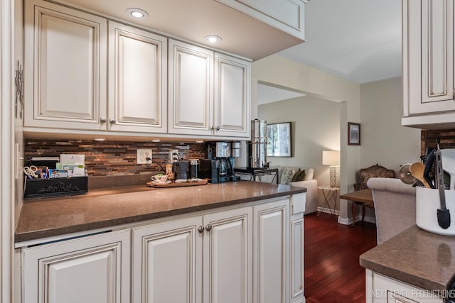 757 Hickory Ln, Carol Stream, IL 60188 - photo 10