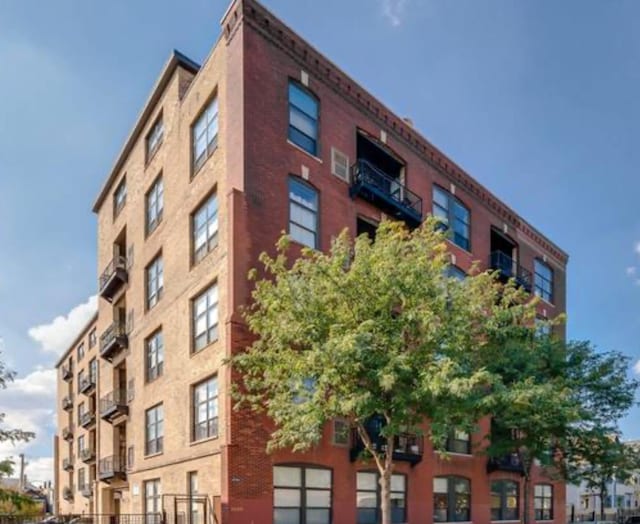 1820 N Spaulding Ave Unit 306, Chicago, IL 60647 - photo 1