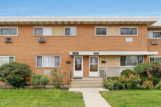8649 Gregory Ln, Des Plaines, IL 60016 - photo 1