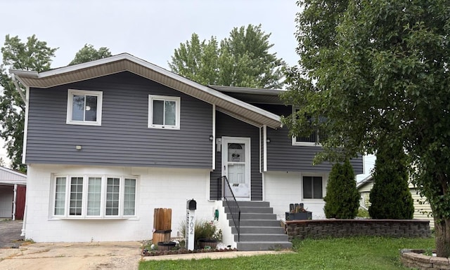 702 Union Ave, Romeoville, IL 60446 - photo 1