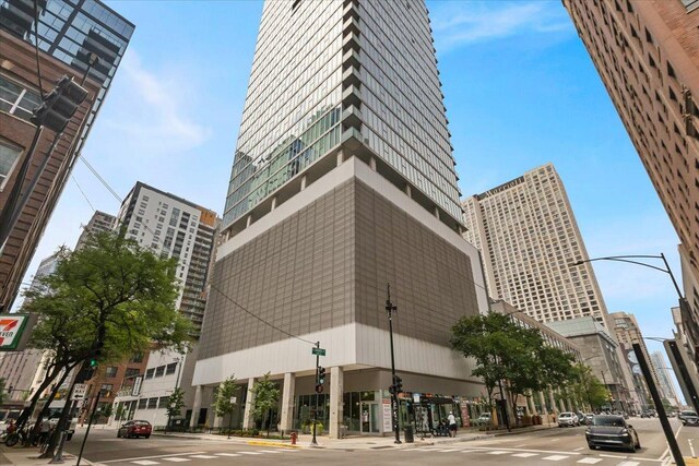 550 N Saint Clair St Unit 2302, Chicago, IL 60611 - photo 1