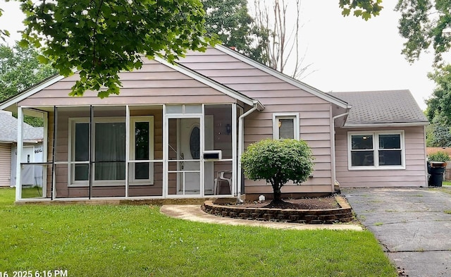 70 Eastfield Rd, Montgomery, IL 60538 - photo 1