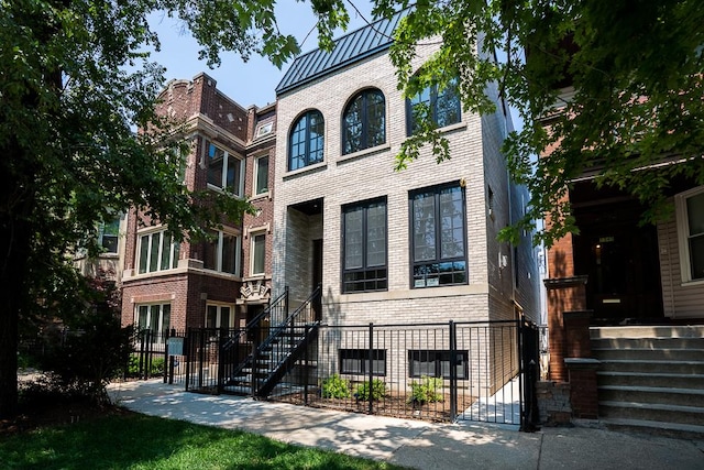 1342 W Wellington Ave, Chicago, IL 60657 - photo 1