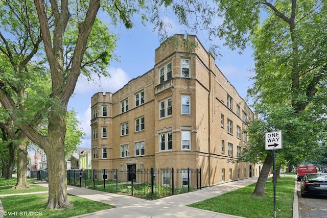 4103 N Lawndale Ave Unit 202, Chicago, IL 60618 - photo 1