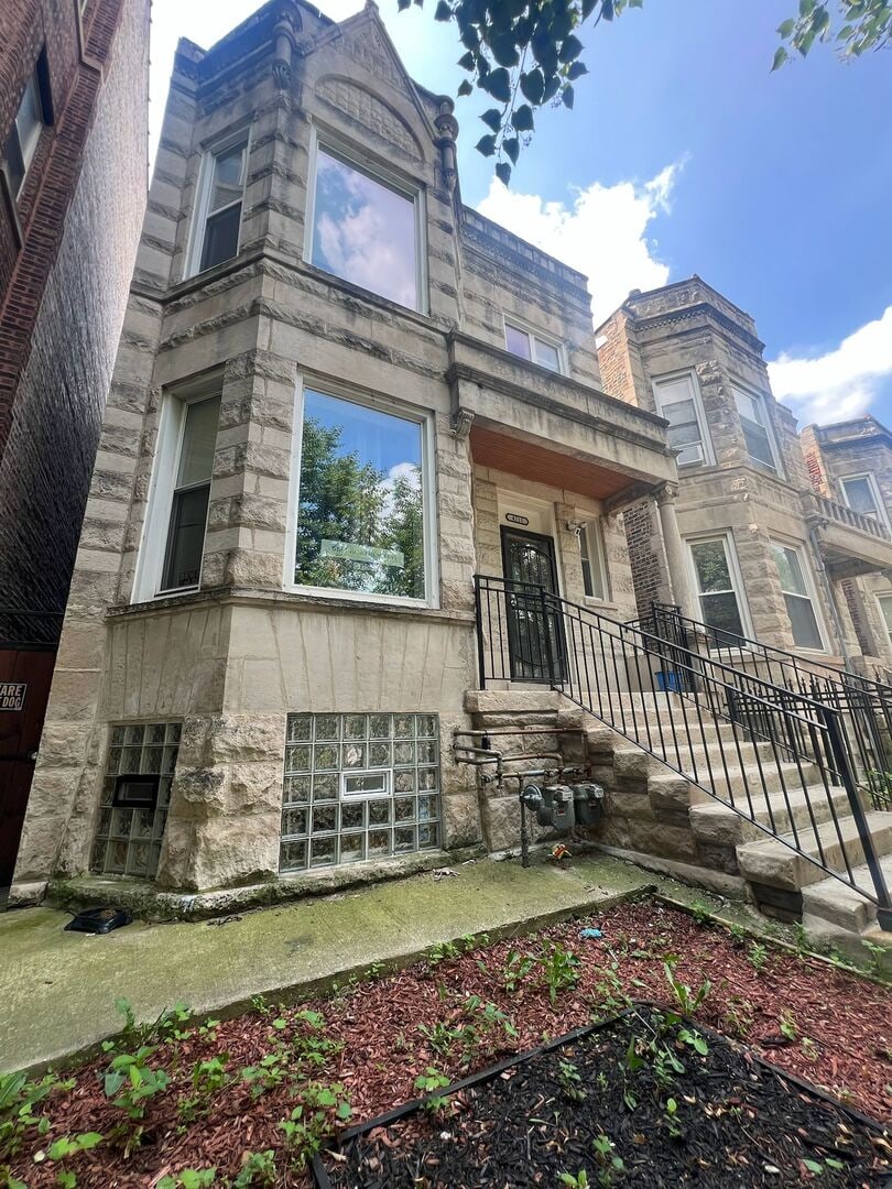 4211 W Gladys Ave, Chicago, IL 60624 - photo 1