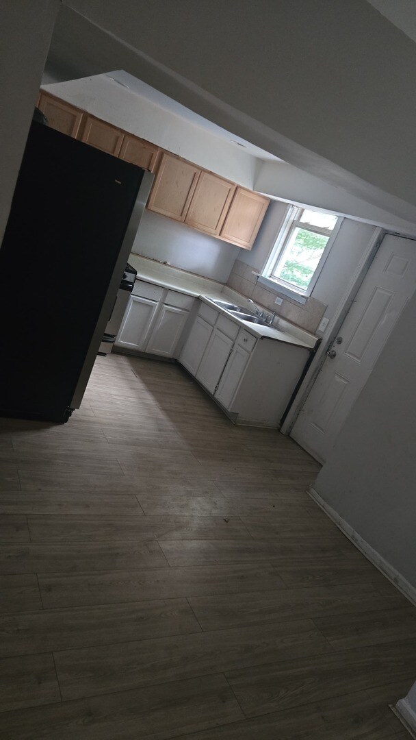 7726 S Maryland Ave, Chicago, IL 60619 - photo 5