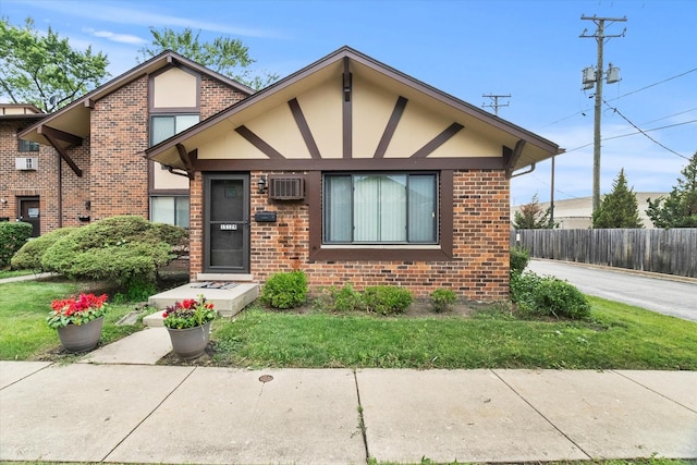 1S124 Winthrop Ln, Villa Park, IL 60181 - photo 1