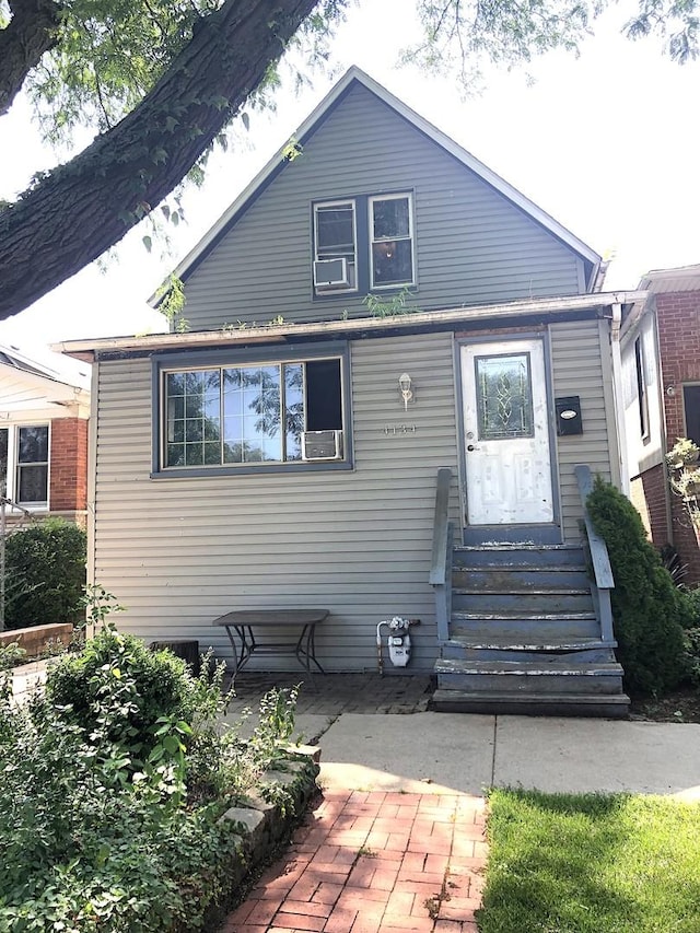 4134 N Kolmar Ave, Chicago, IL 60641 - photo 2