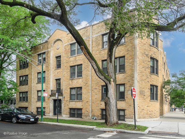 1424 W Cullom Ave Unit G, Chicago, IL 60613 - photo 1