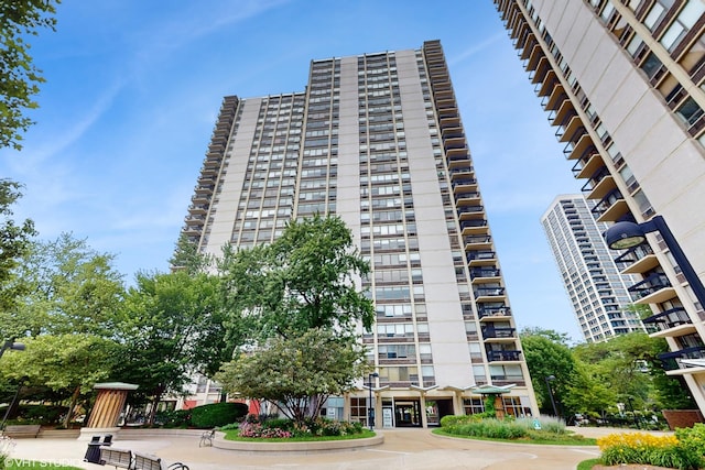 1360 N Sandburg Ter Unit 2605C, Chicago, IL 60610 - photo 1