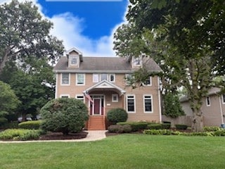 253 N Kenilworth Ave, Glen Ellyn, IL 60137 - photo 1