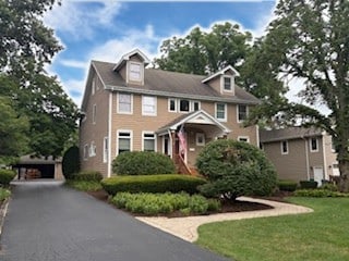 253 N Kenilworth Ave, Glen Ellyn, IL 60137 - photo 2