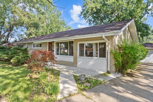65 Des Plaines Ln, Hoffman Estates, IL 60169 - photo 2