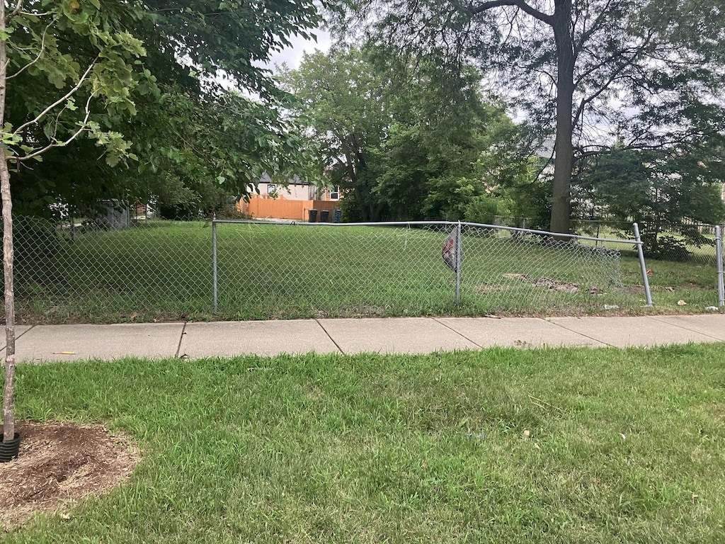 7925 S Coles Ave, Chicago, IL 60617 - photo 1