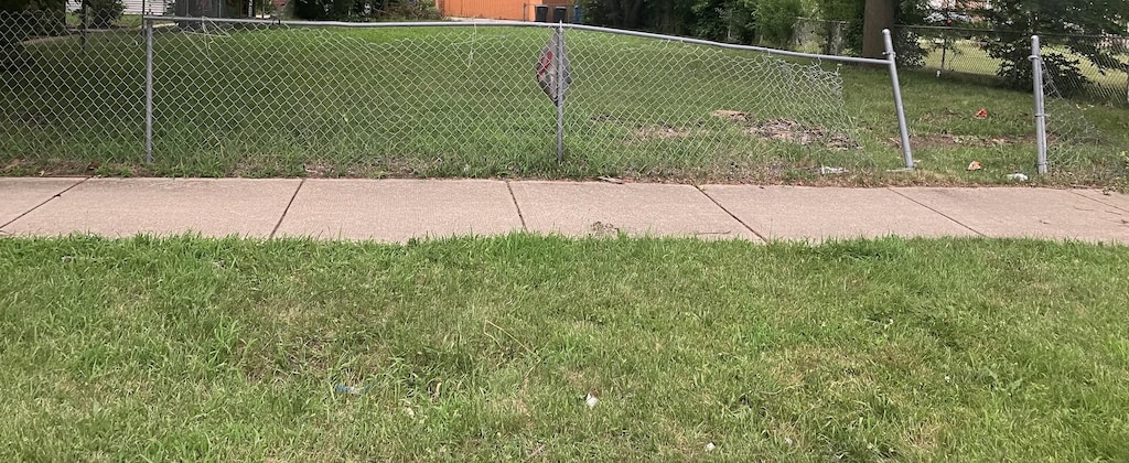 7925 S Coles Ave, Chicago, IL 60617 - photo 2