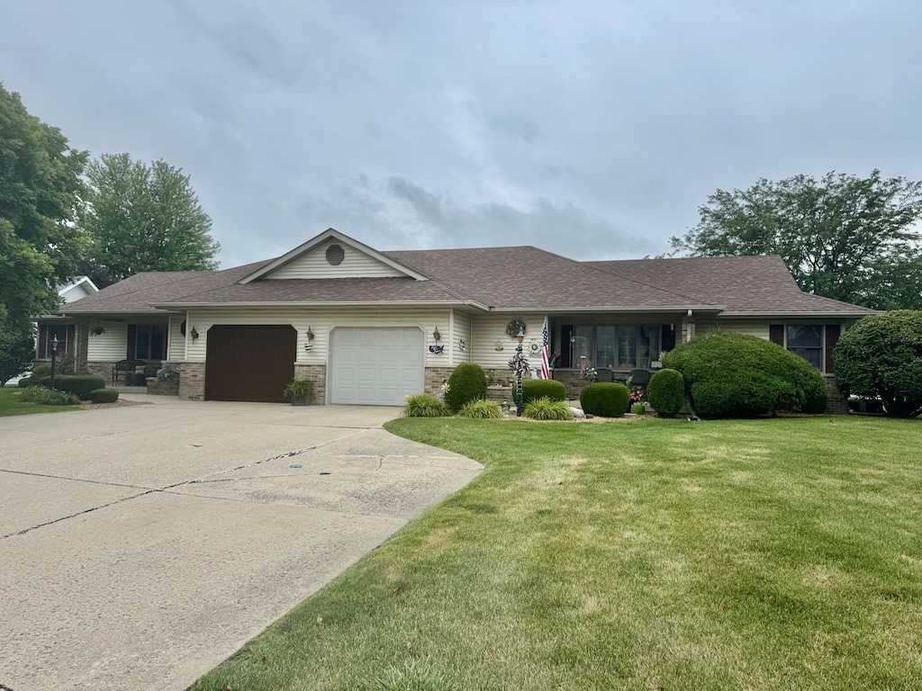 2510 Pulaski St, Peru, IL 61354 - photo 1