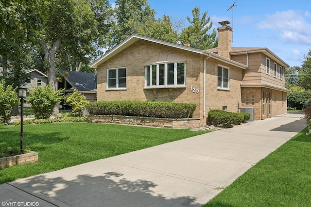 125 Barrypoint Rd, Riverside, IL 60546 - photo 1
