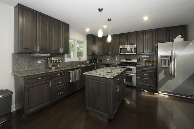 422 Beverly Ave, Addison, IL 60101 - photo 6