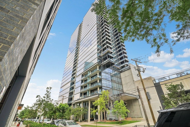 860 W Blackhawk St Unit 1404, Chicago, IL 60642 - photo 1
