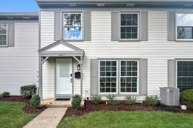 1661 Farragut Ct Unit E, Wheaton, IL 60189 - photo 1