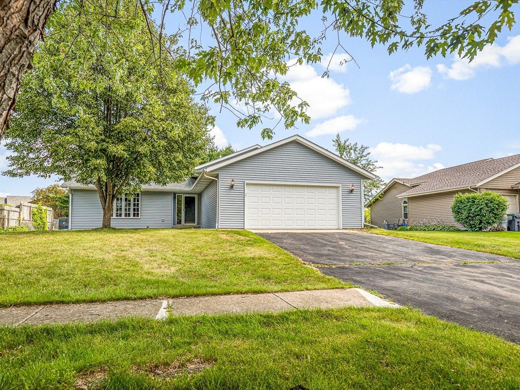606 Jarvis Dr, Winnebago, IL 61088 - photo 1