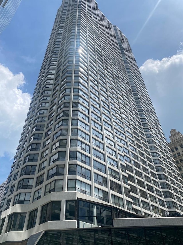 405 N Wabash Ave Unit B4, Chicago, IL 60611 - photo 2