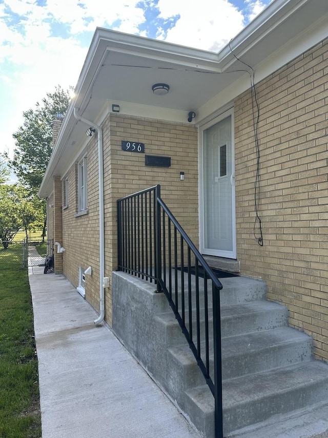 956 Greenbay Ave, Calumet City, IL 60409 - photo 2