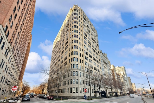 3300 N Lake Shore Dr Unit 4E, Chicago, IL 60657 - photo 1