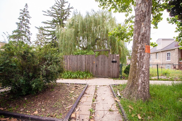 5441 N Linder Ave, Chicago, IL 60630 - photo 1
