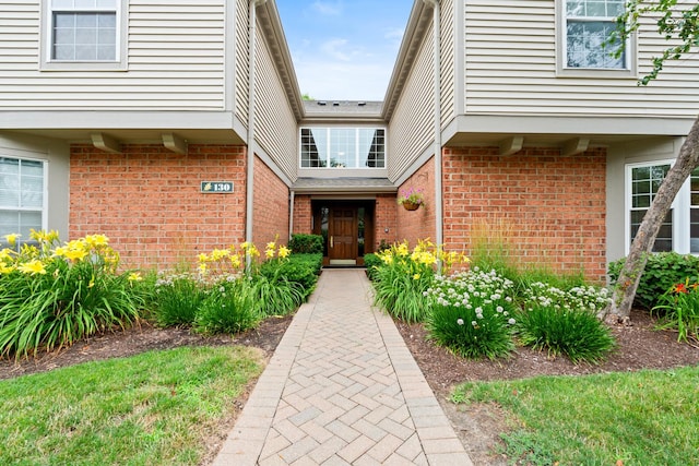 130 Crest Wood Ct Unit 1, Schaumburg, IL 60195 - photo 1