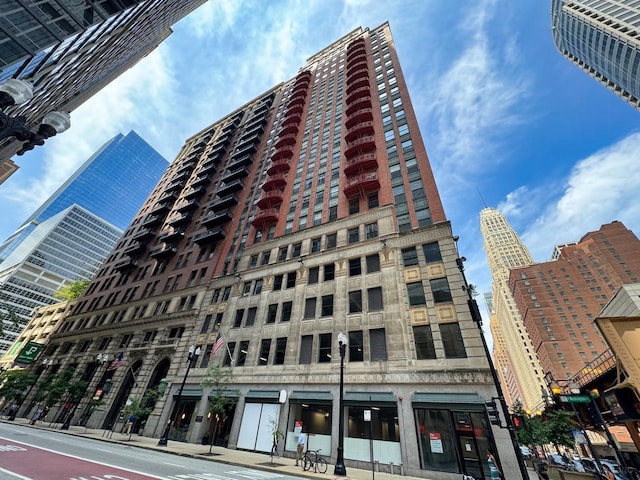 208 W Washington St Unit 1006, Chicago, IL 60606 - photo 1