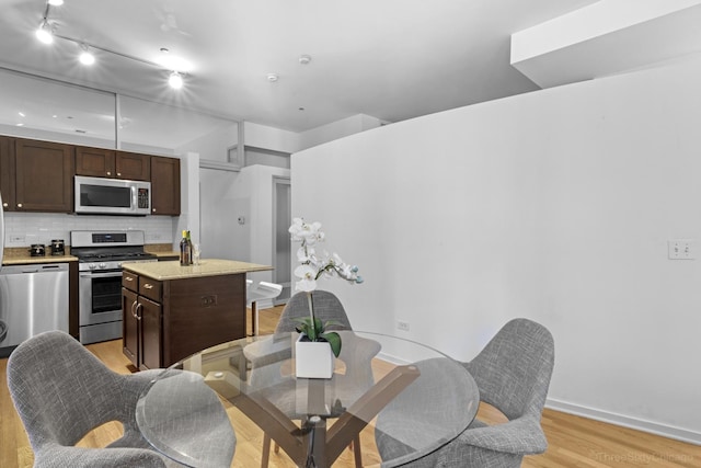 208 W Washington St Unit 1006, Chicago, IL 60606 - photo 9