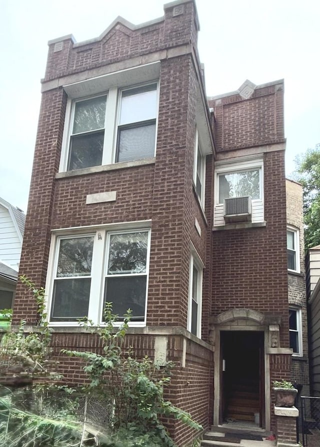 1406 W Hollywood Ave, Chicago, IL 60660 - photo 1