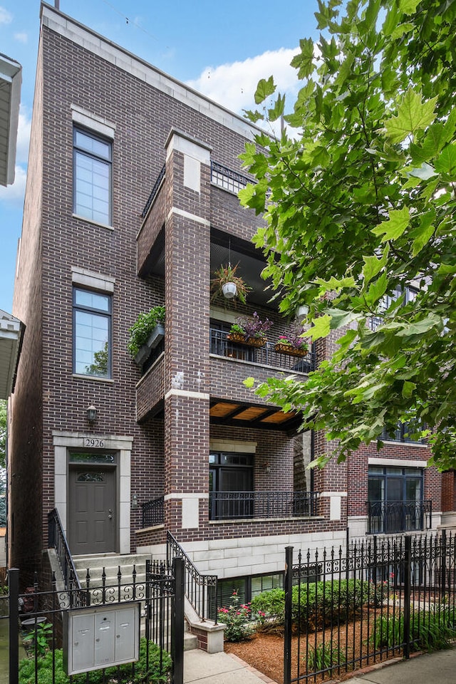 2926 N Damen Ave Unit 2, Chicago, IL 60618 - photo 1