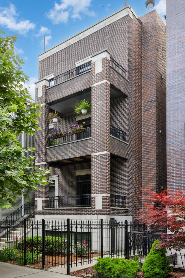 2926 N Damen Ave Unit 2, Chicago, IL 60618 - photo 2