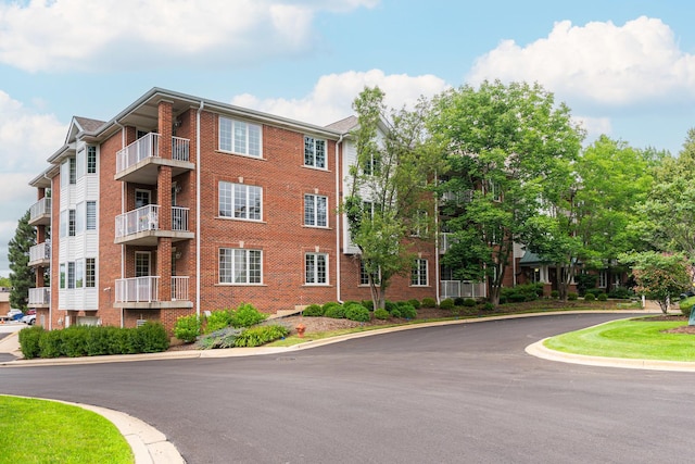 541 N Hough St Unit 102, Barrington, IL 60010 - photo 2