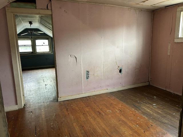 8351 S Paxton Ave, Chicago, IL 60617 - photo 20