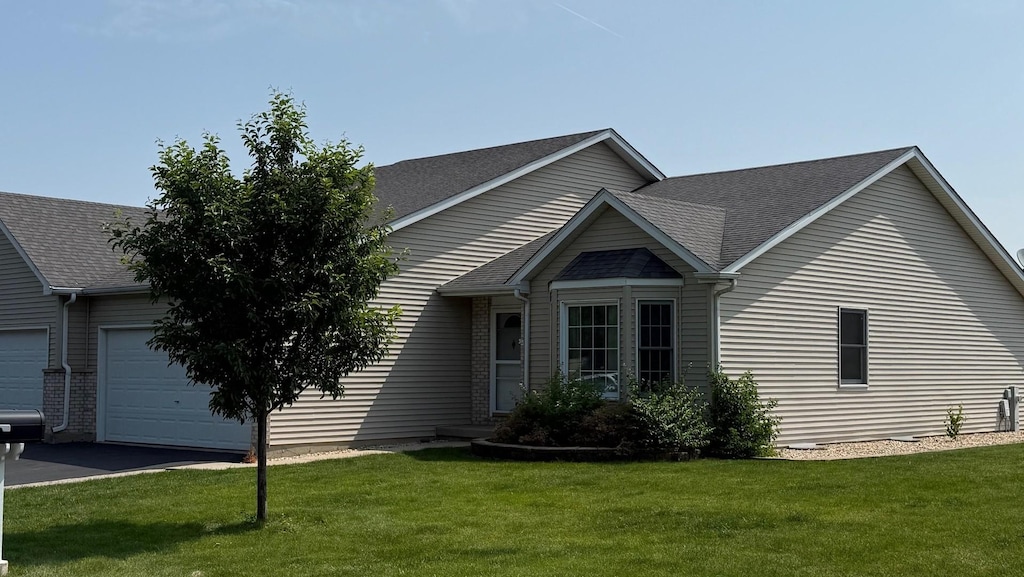 1133 Golf Ct, Dekalb, IL 60115 - photo 1