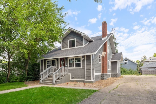 907 Glenwood Ave, Joliet, IL 60435 - photo 1