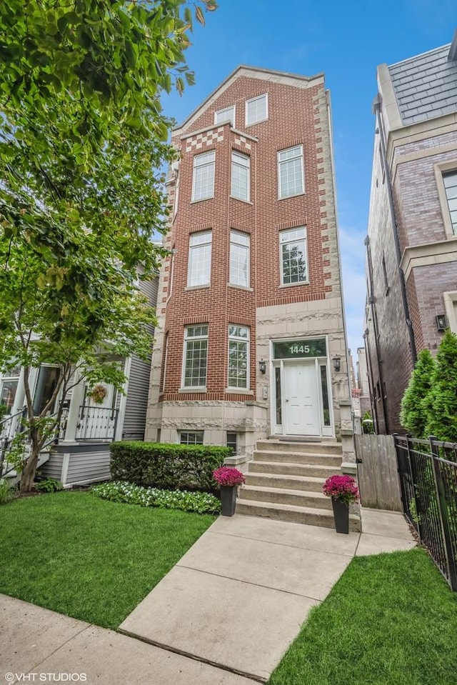 1445 W Melrose St Unit 1, Chicago, IL 60657 - photo 1