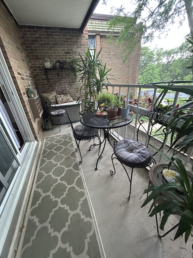 320 Claymoor Rd Unit 2D, Hinsdale, IL 60521 - photo 7