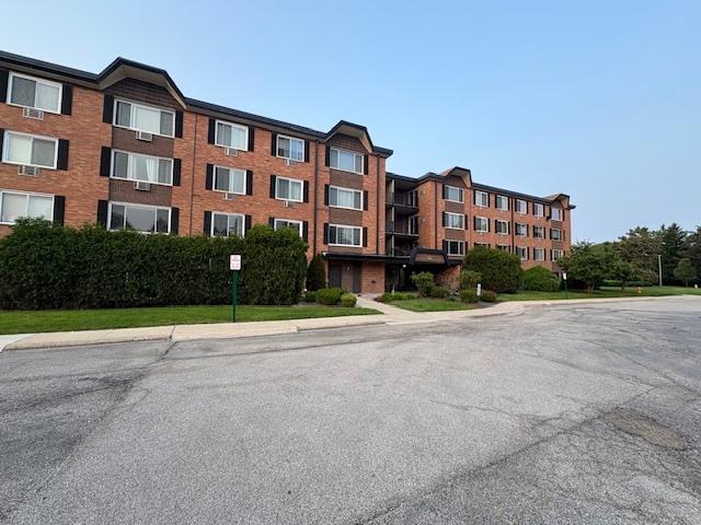 1227 S Old Wilke Rd Unit 104, Arlington Heights, IL 60005 - photo 1