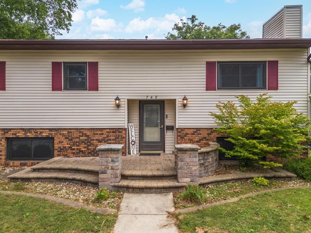 748 S Locust St, Pontiac, IL 61764 - photo 18