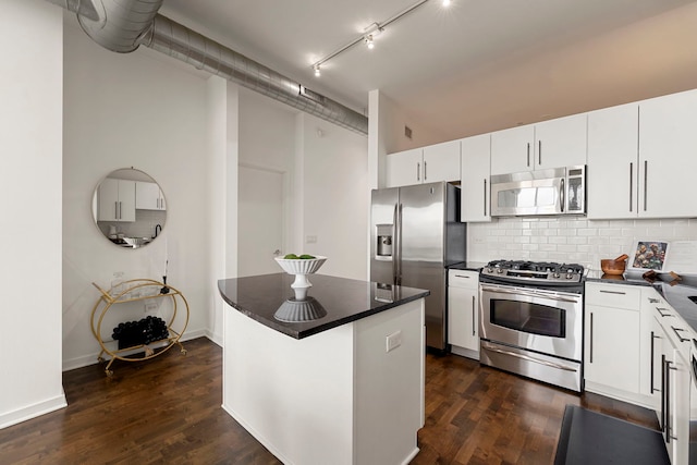 700 N Larrabee St Unit 2010, Chicago, IL 60654 - photo 7